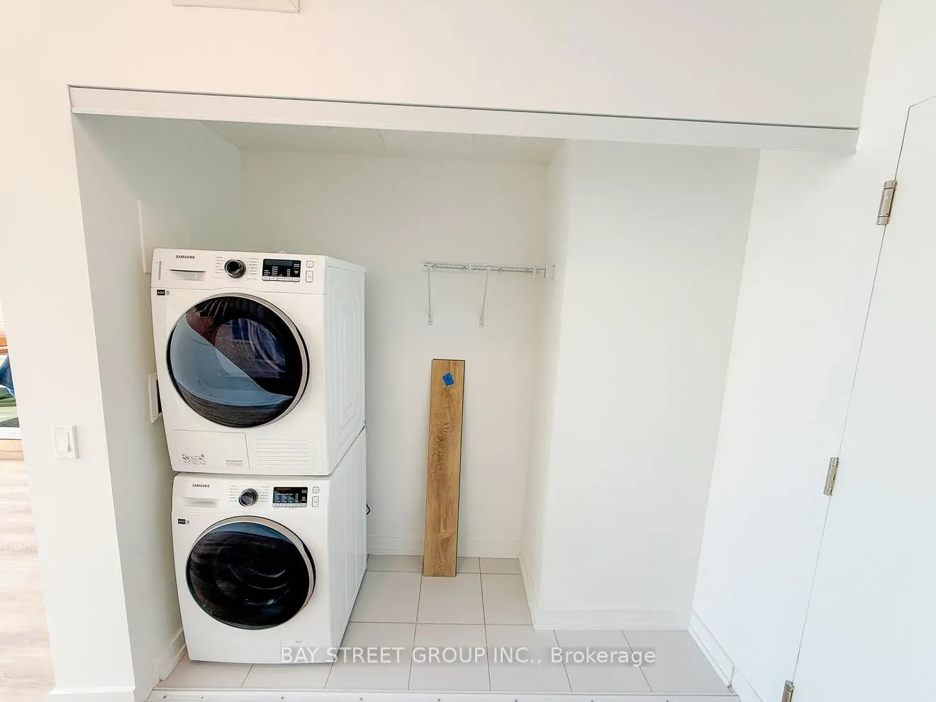 Photo 7 of Unit PH7, 6 Chartwell Road, Etobicoke, Stonegate-Queensway — HOMEH