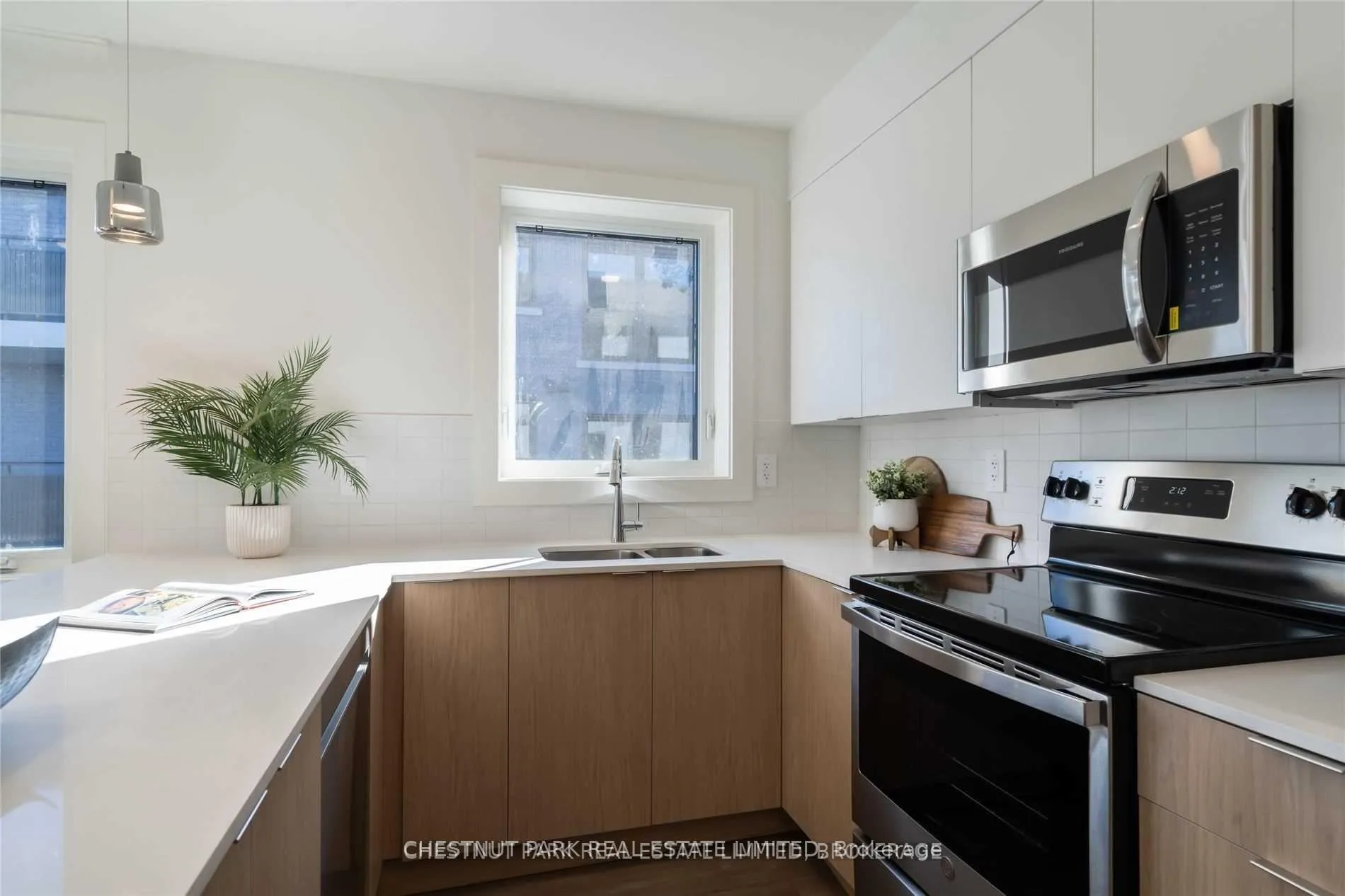 Photo 7 of Unit 5, 1472 Avenue Road, Toronto, Lawrence Park South — HOMEH