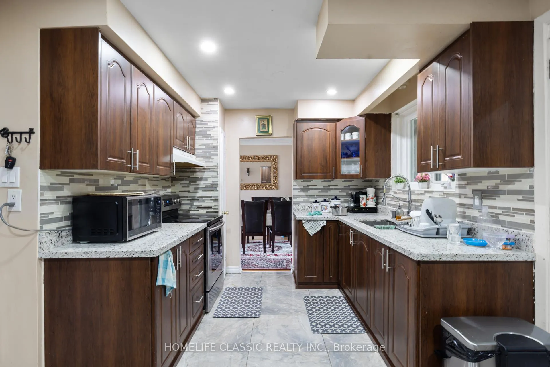 Photo 10 of 83 John Garland Boulevard, Etobicoke, Mount Olive-Silverstone-Jamestown — HOMEH