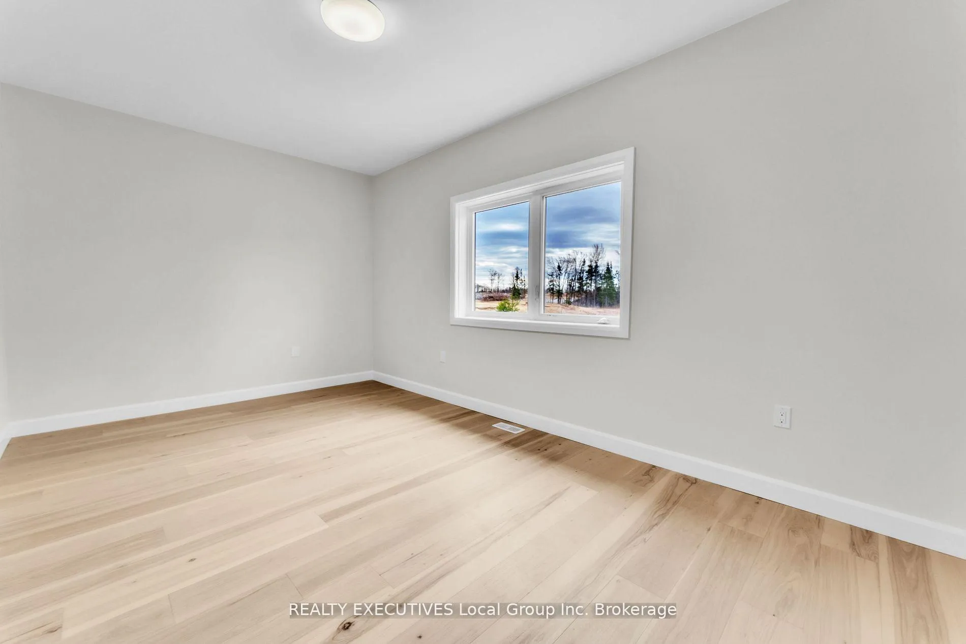 Photo 23 of 109 Tower Drive, North Bay, Airport — HOMEH