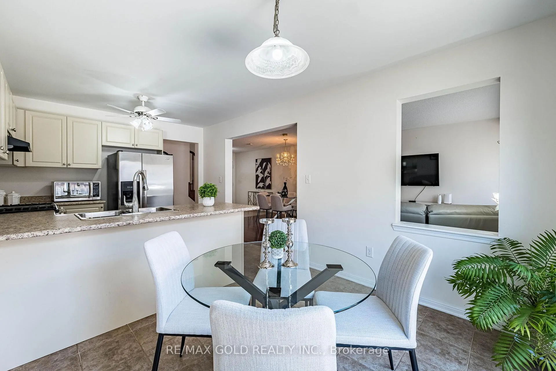 Photo 11 of 6 Clenston Road, Brampton, Northwest Brampton — HOMEH