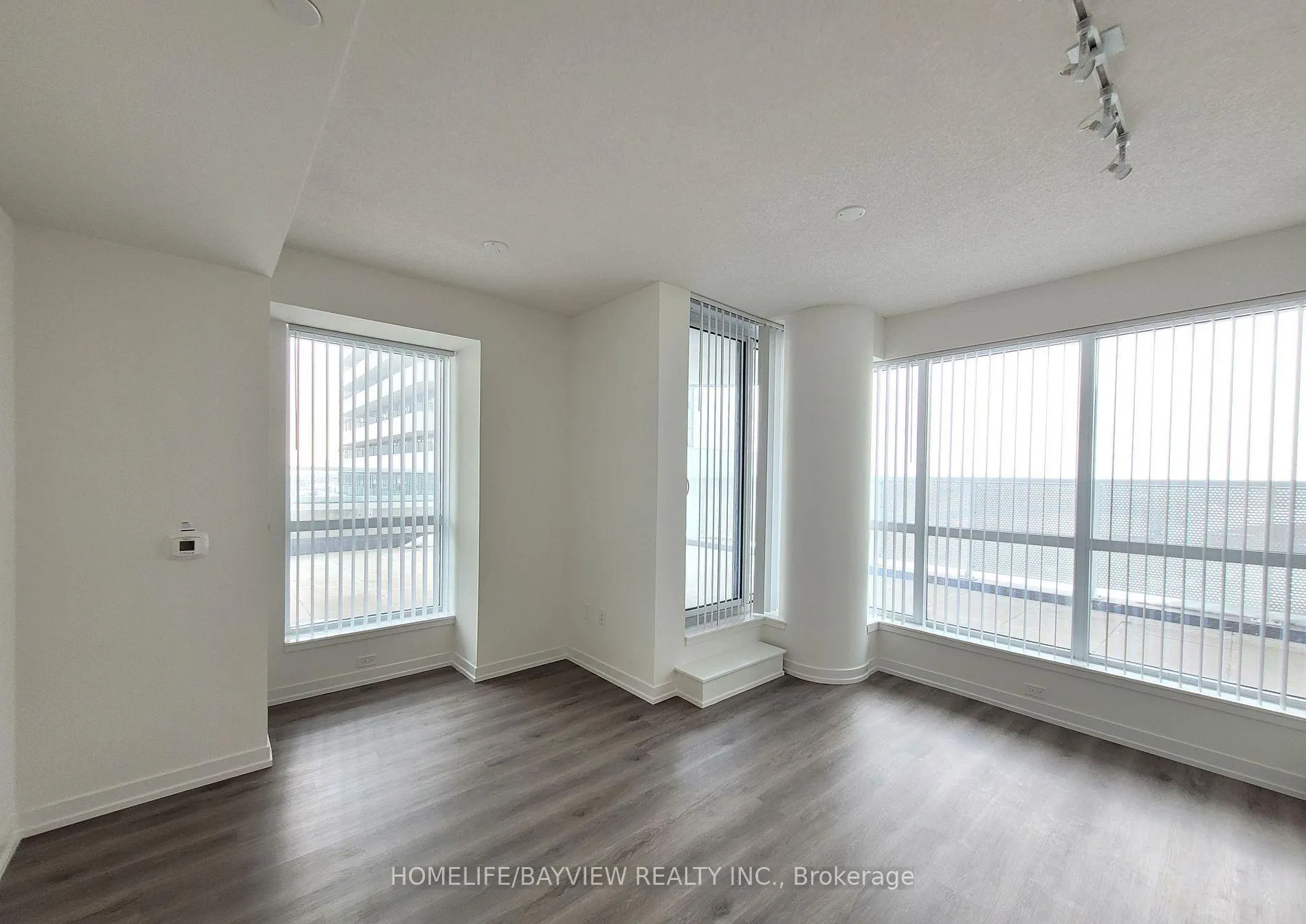 Photo 4 of Unit 505, 225 Commerce Street, Vaughan, Vaughan Corporate Centre — HOMEH
