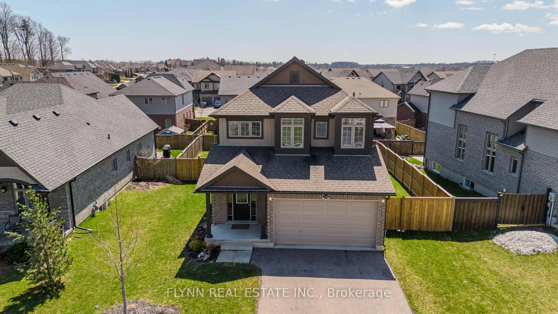 Photo 2 of 246 Woodway Trail, Norfolk, Simcoe — HOMEH