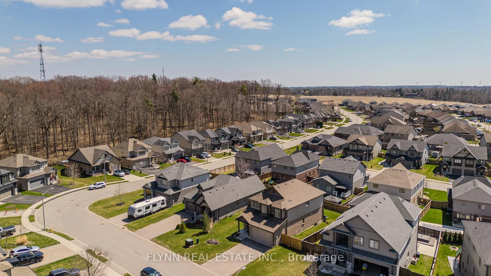 Photo 3 of 246 Woodway Trail, Norfolk, Simcoe — HOMEH