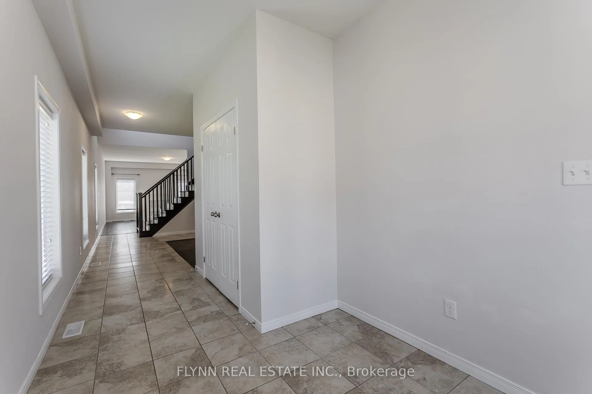 Photo 6 of 246 Woodway Trail, Norfolk, Simcoe — HOMEH