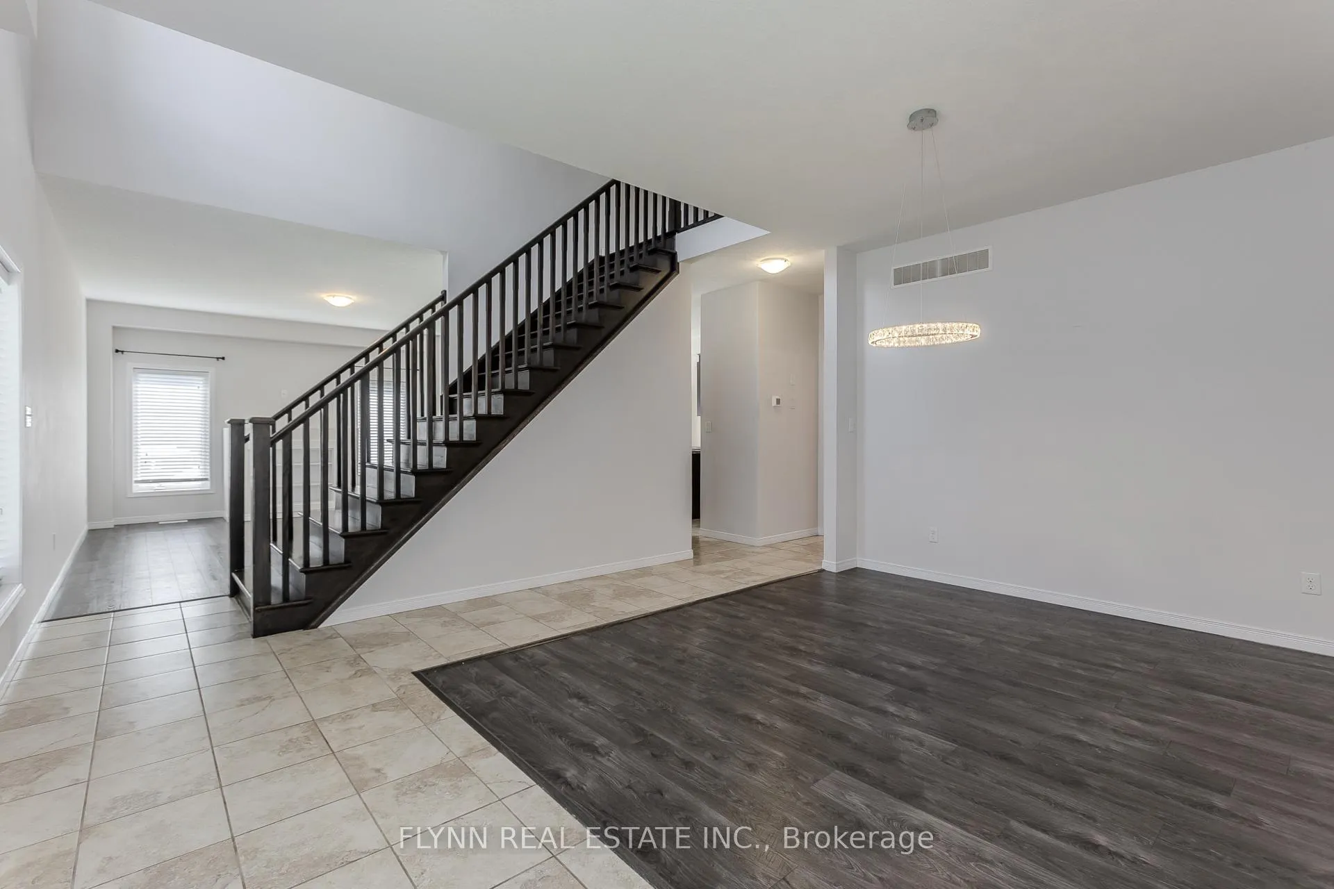 Photo 7 of 246 Woodway Trail, Norfolk, Simcoe — HOMEH
