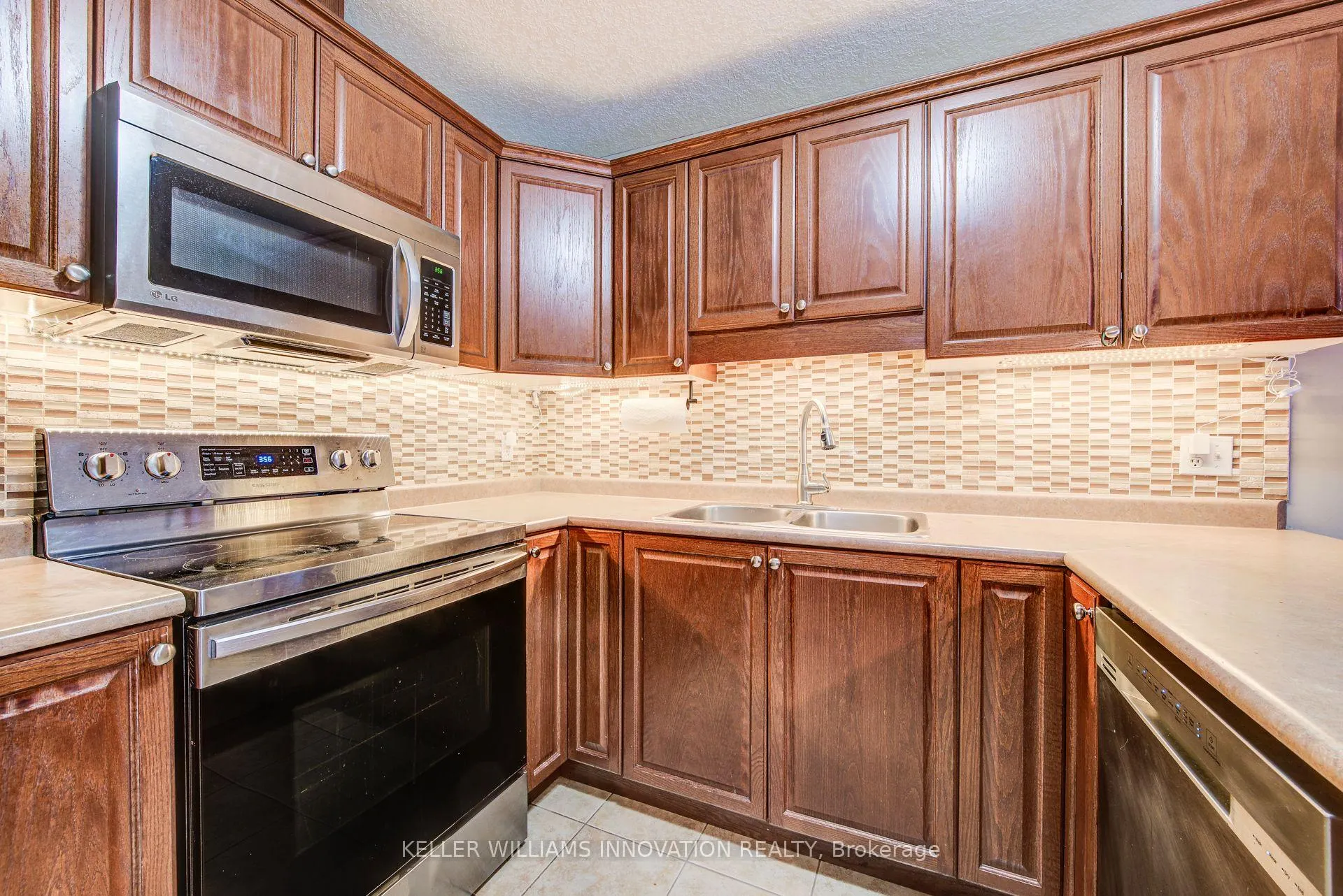Photo 8 of Unit 10, 972 Strasburg Road, Kitchener, Country Hills West — HOMEH