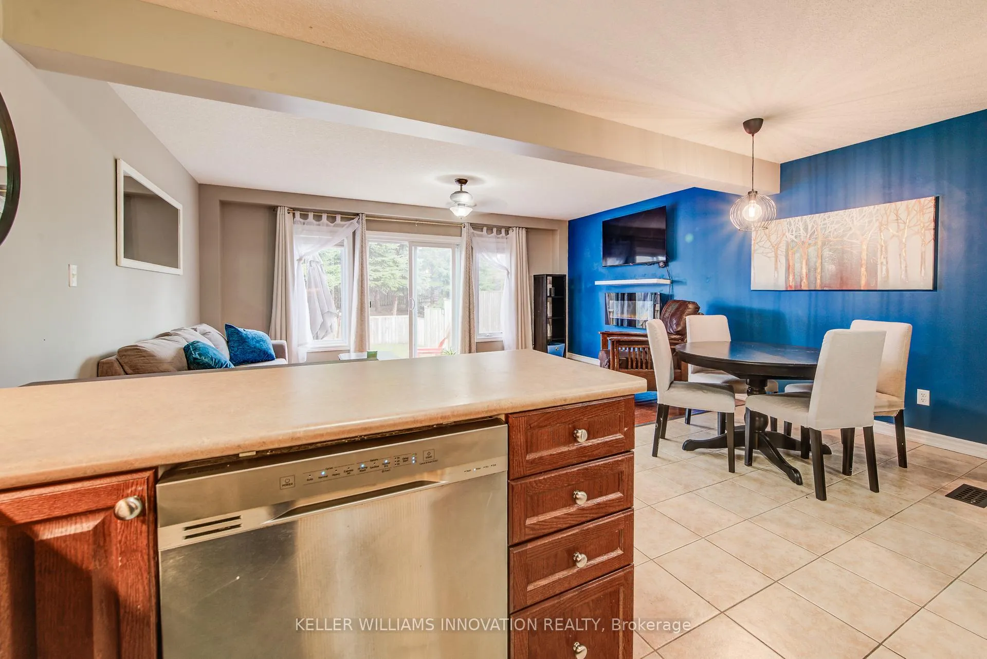 Photo 10 of Unit 10, 972 Strasburg Road, Kitchener, Country Hills West — HOMEH