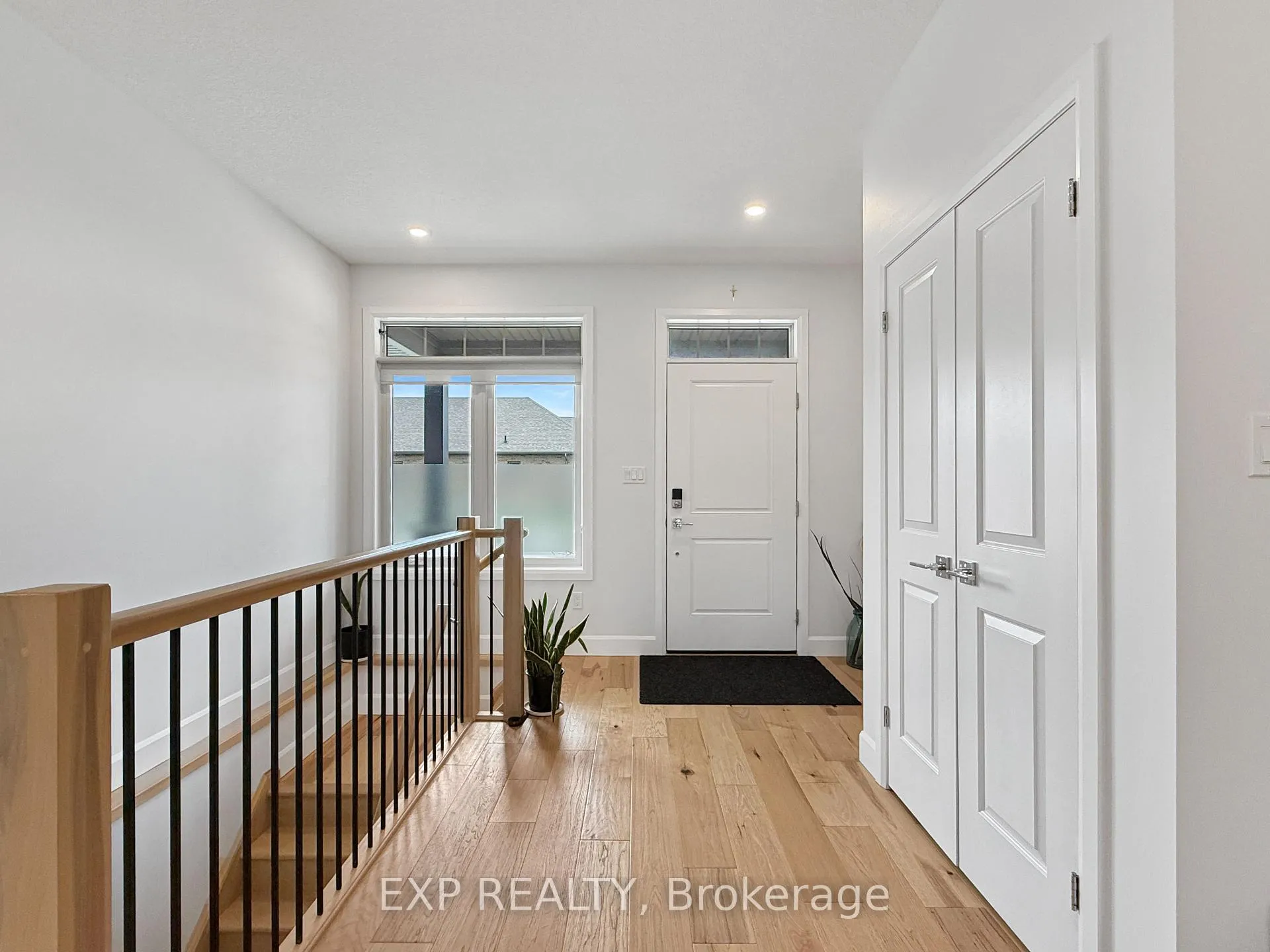 Photo 4 of Unit 31, 159 Collins Way, Strathroy-Caradoc, SE — HOMEH