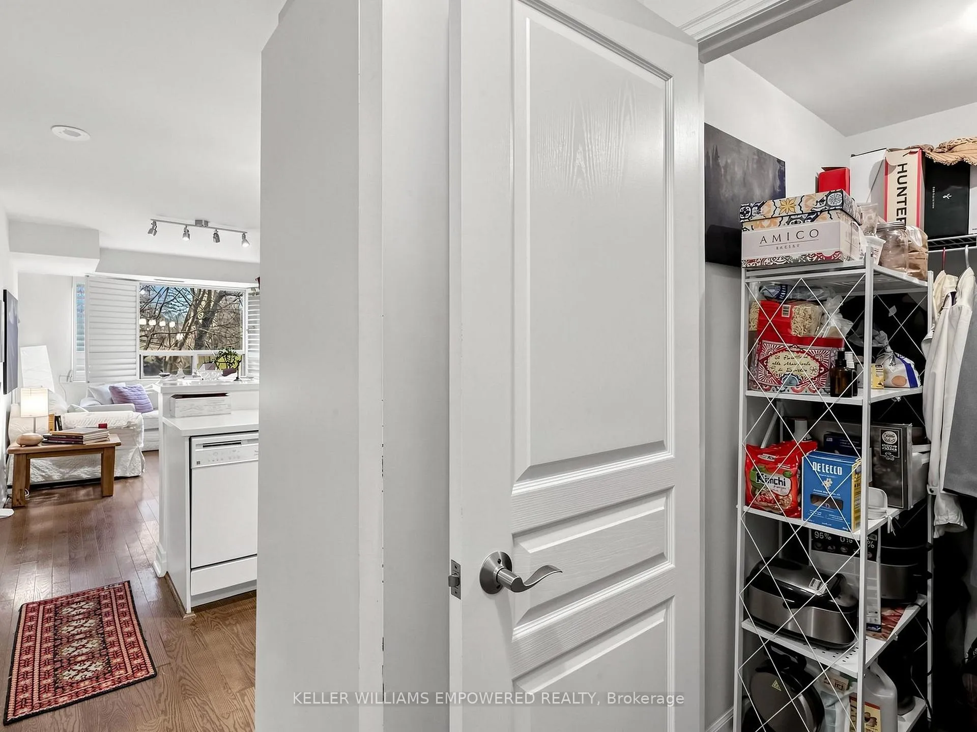 Photo 3 of Unit 311, 1801 Bayview Avenue, Toronto, Leaside — HOMEH