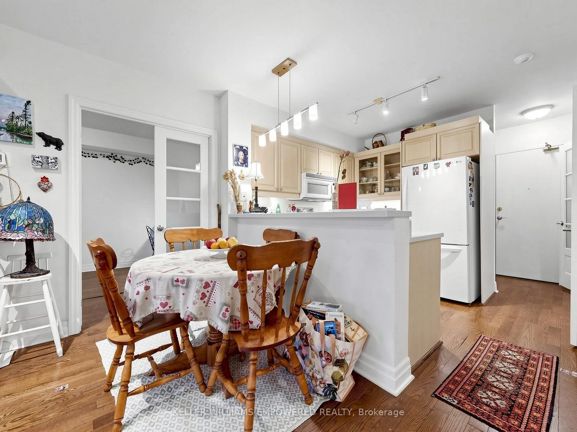Photo 8 of Unit 311, 1801 Bayview Avenue, Toronto, Leaside — HOMEH