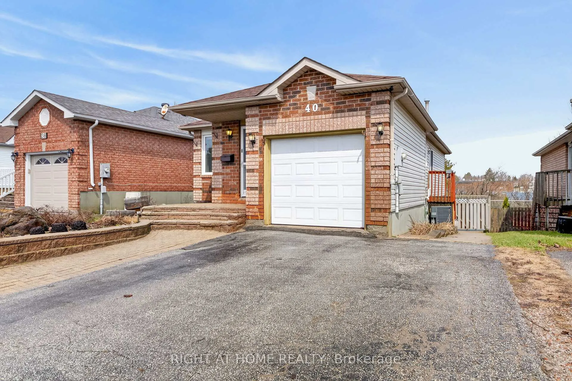 Photo 2 of 40 Arthur Avenue, Barrie, Grove East — HOMEH