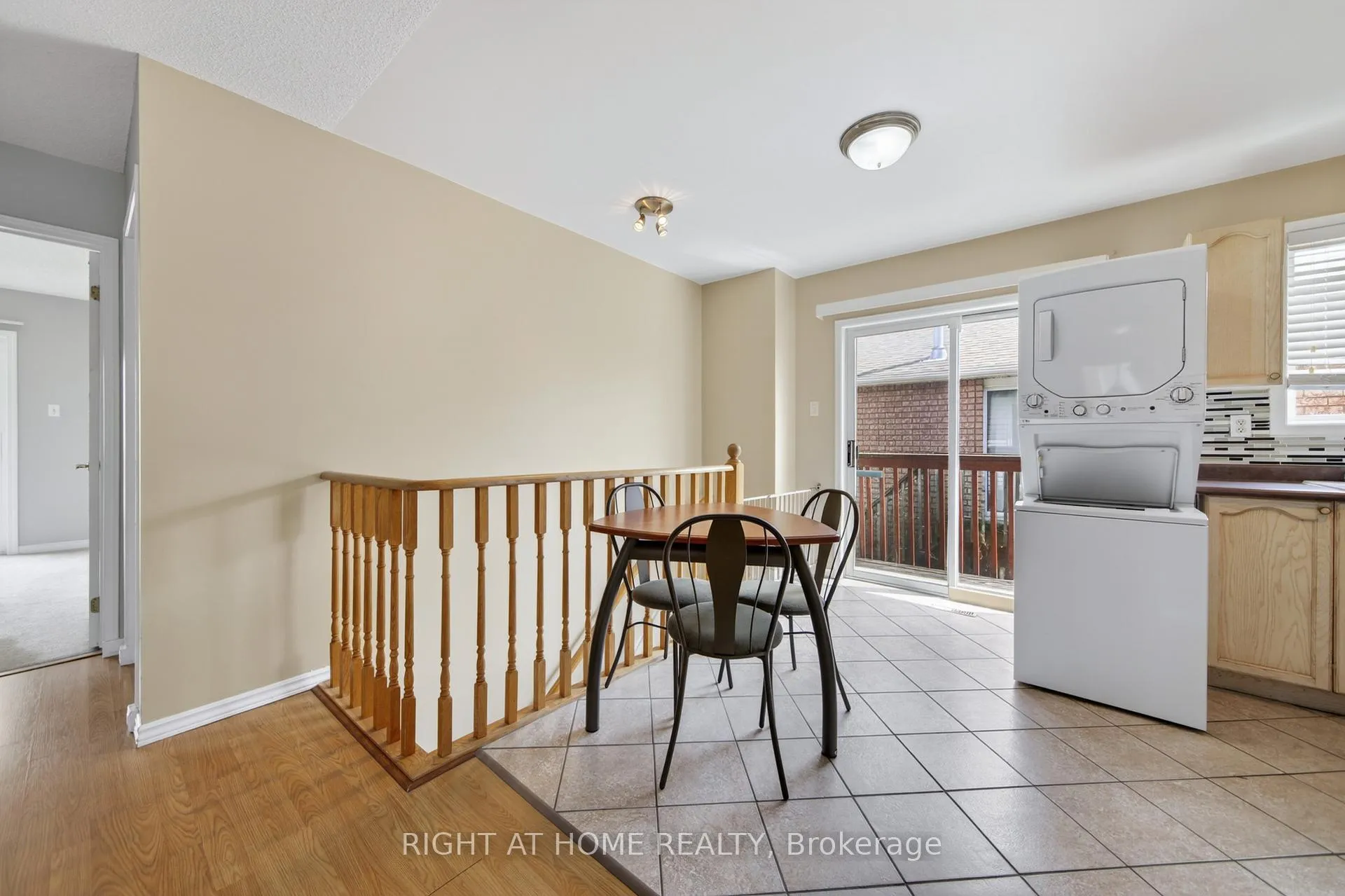 Photo 8 of 40 Arthur Avenue, Barrie, Grove East — HOMEH