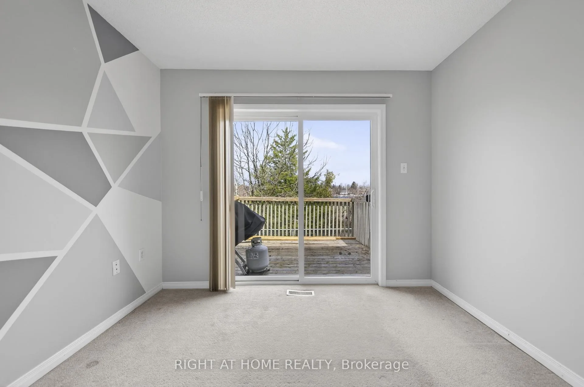 Photo 14 of 40 Arthur Avenue, Barrie, Grove East — HOMEH