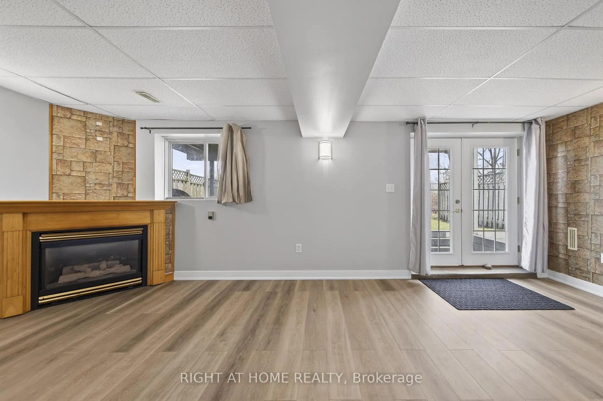 Photo 15 of 40 Arthur Avenue, Barrie, Grove East — HOMEH