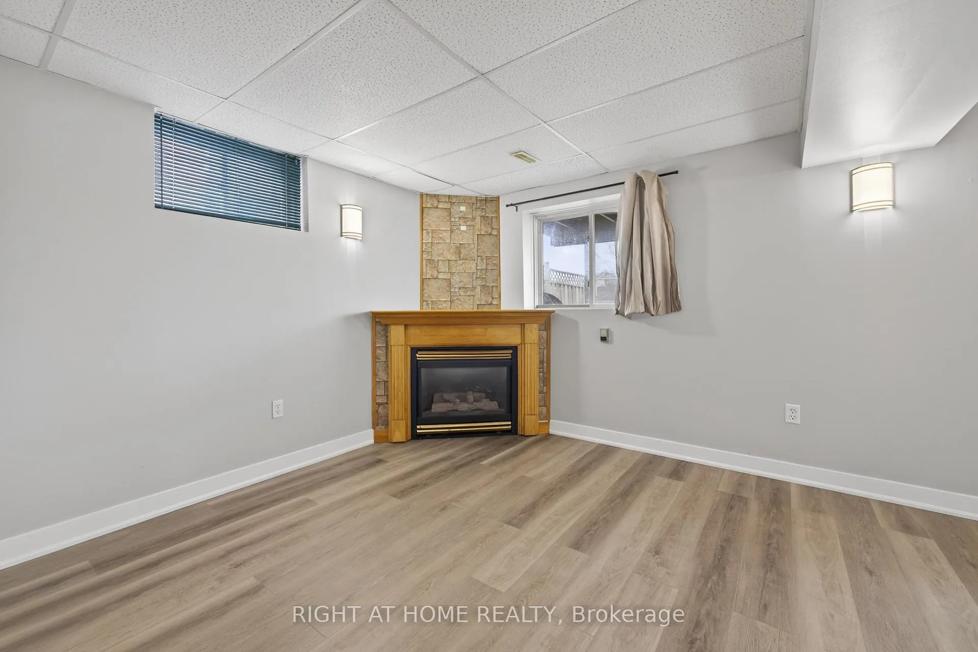 Photo 16 of 40 Arthur Avenue, Barrie, Grove East — HOMEH