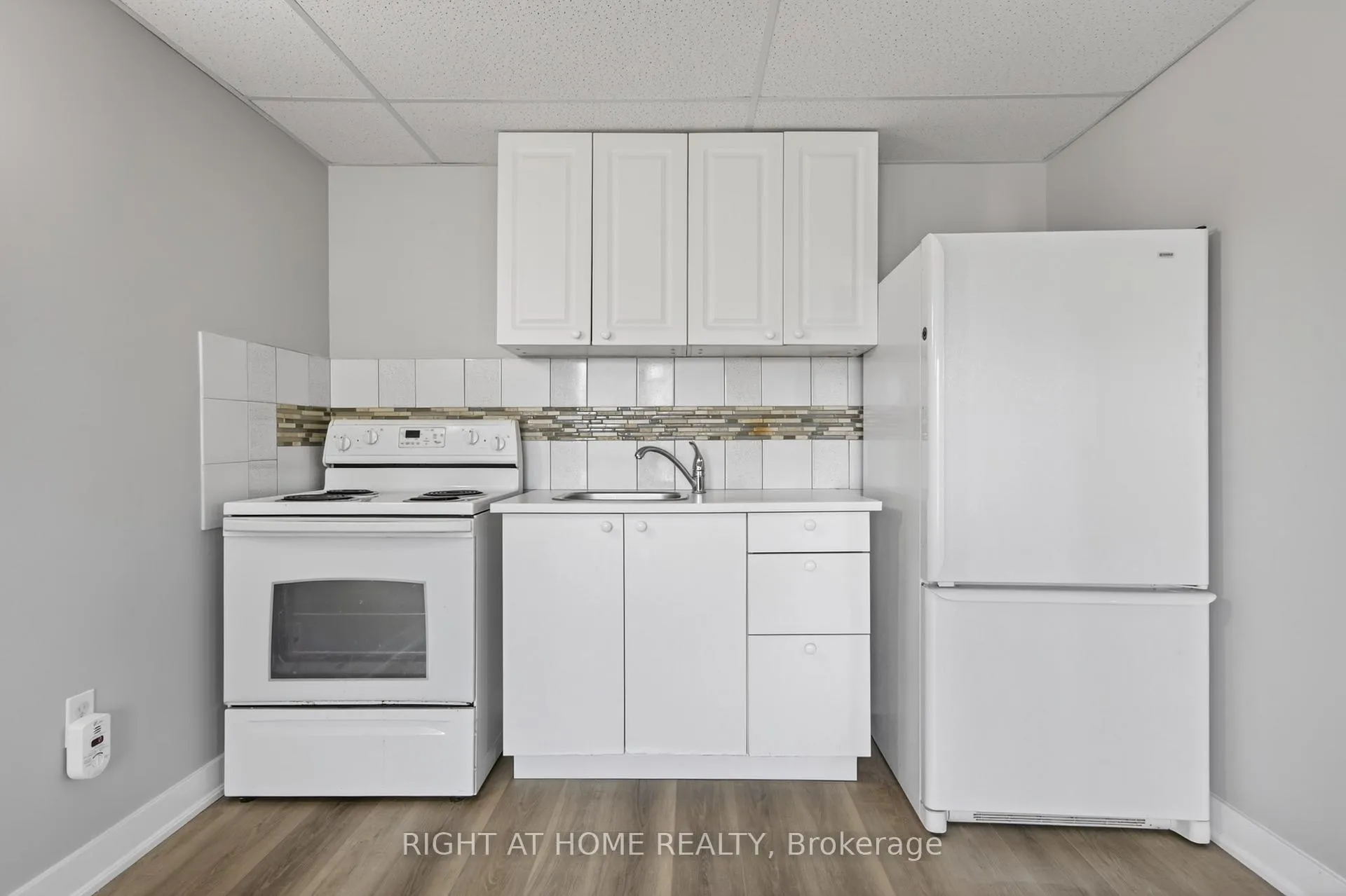 Photo 19 of 40 Arthur Avenue, Barrie, Grove East — HOMEH
