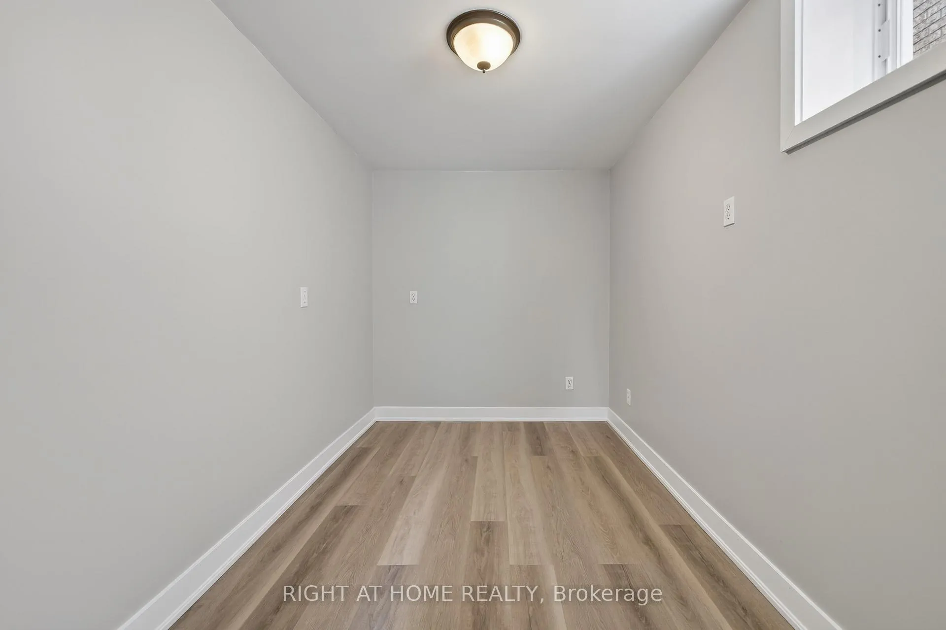 Photo 24 of 40 Arthur Avenue, Barrie, Grove East — HOMEH