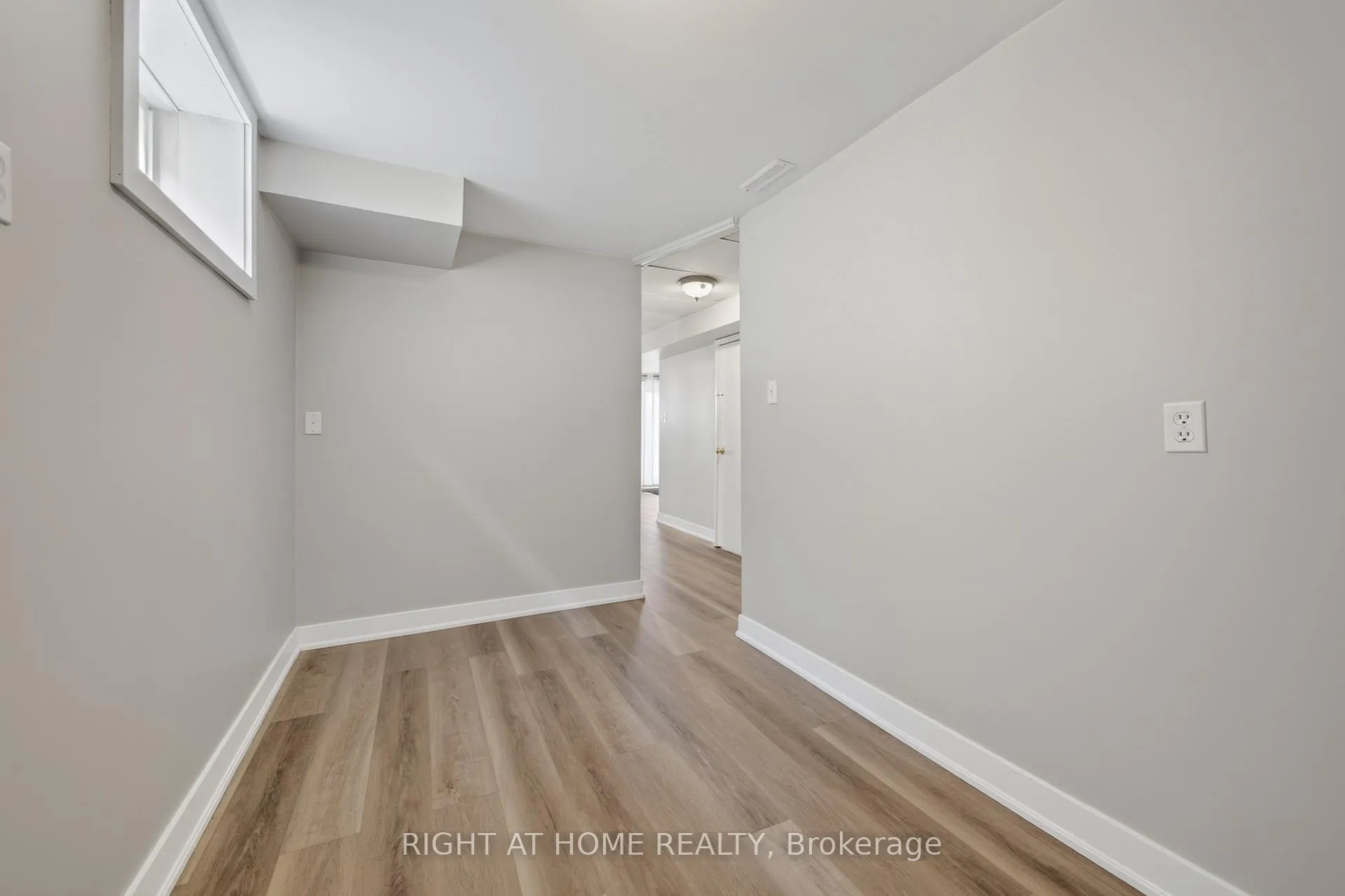 Photo 25 of 40 Arthur Avenue, Barrie, Grove East — HOMEH