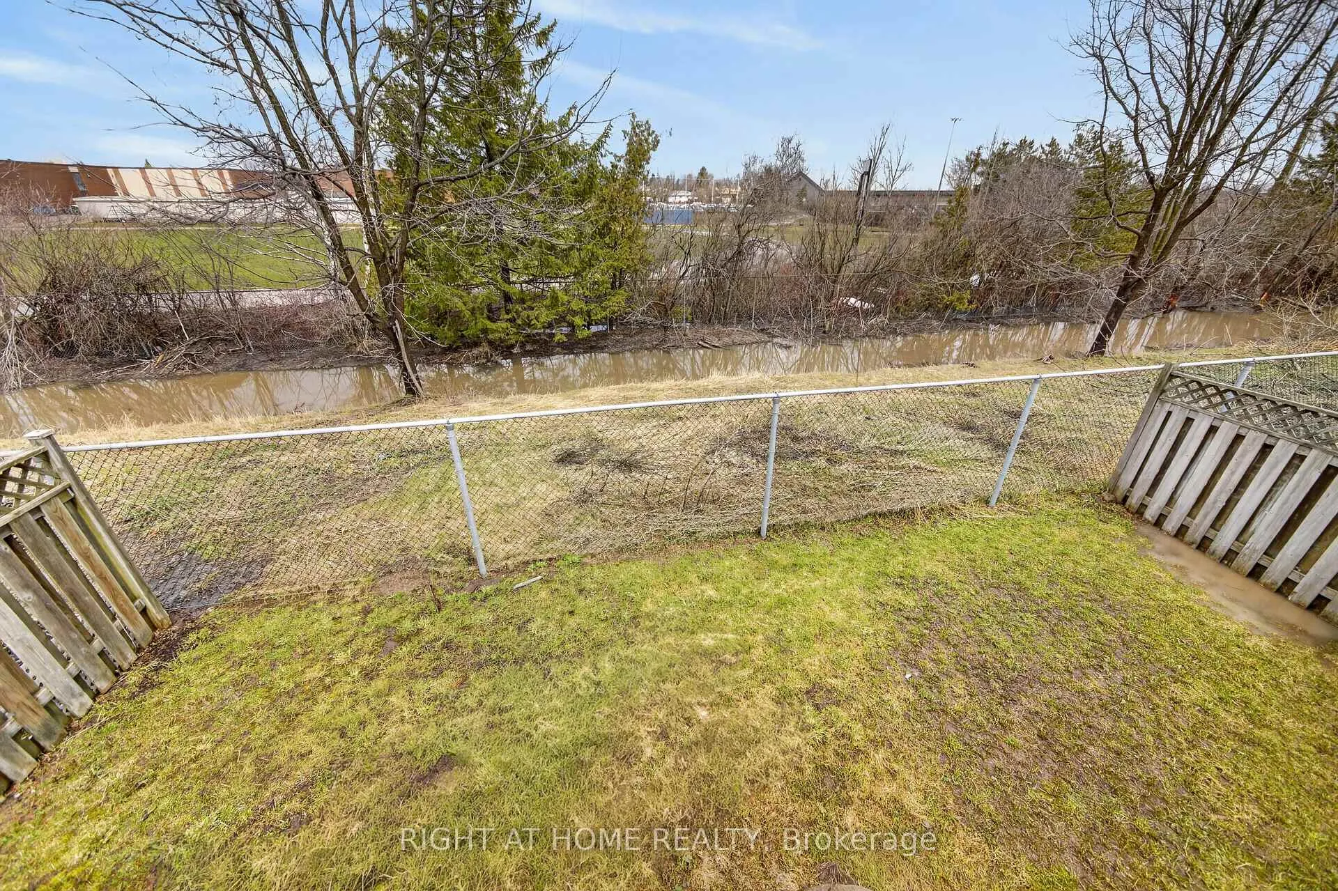 Photo 32 of 40 Arthur Avenue, Barrie, Grove East — HOMEH