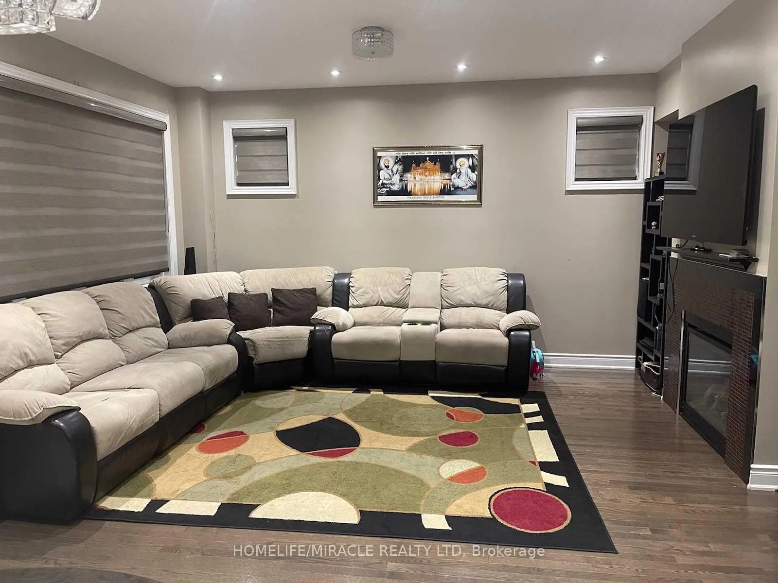 Photo 2 of 4 Louisburg Crescent, Brampton, Credit Valley — HOMEH