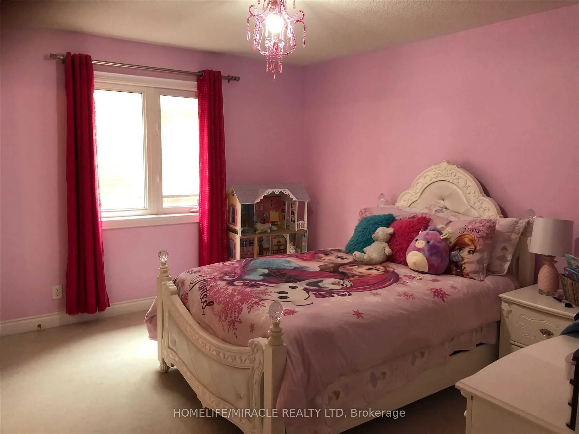 Photo 5 of 4 Louisburg Crescent, Brampton, Credit Valley — HOMEH