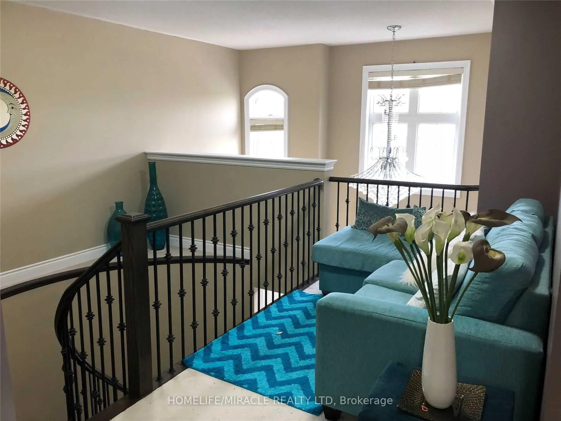 Photo 8 of 4 Louisburg Crescent, Brampton, Credit Valley — HOMEH
