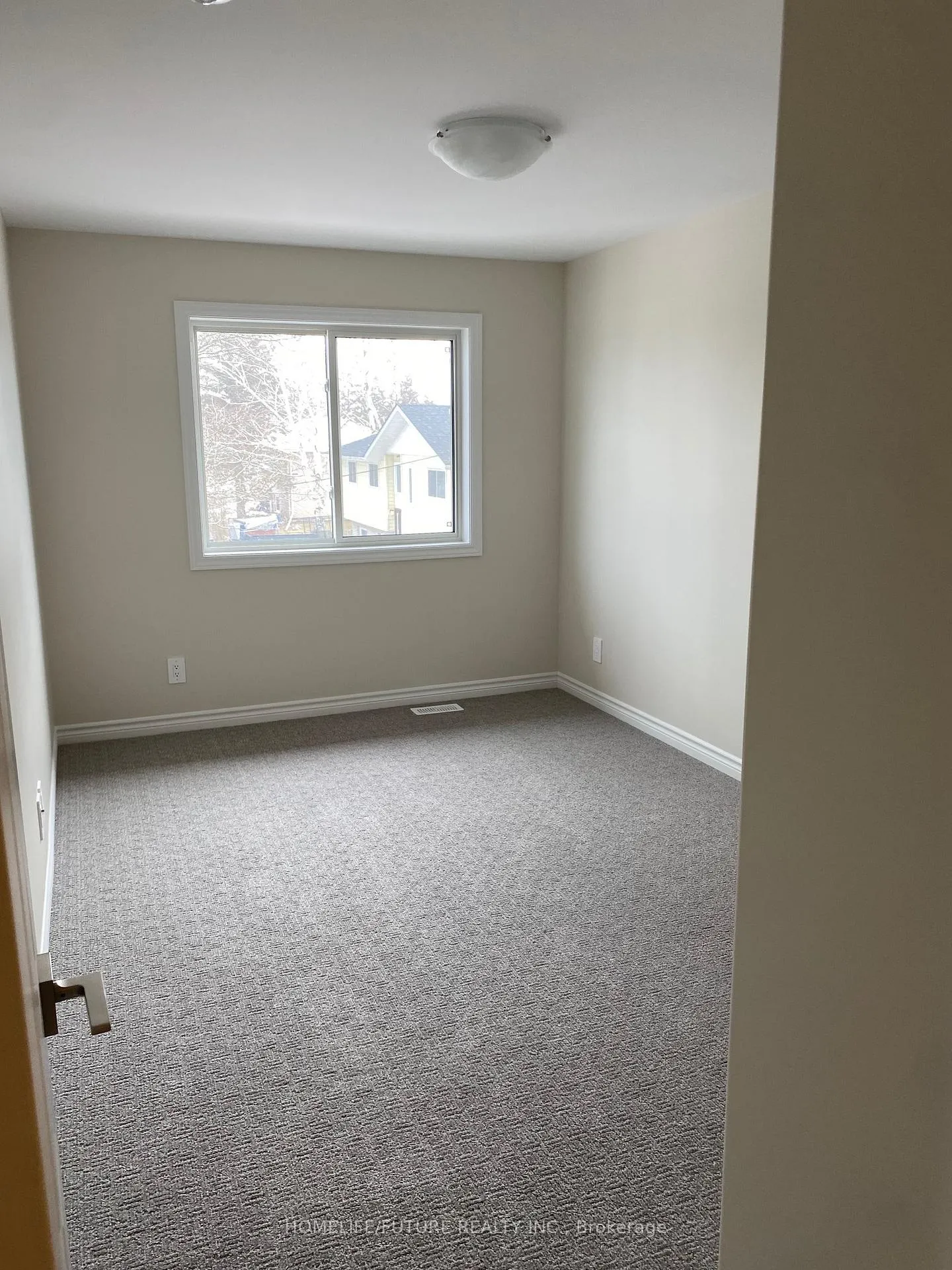 Photo 6 of 34 Nipigon Street, Belleville, Thurlow Ward — HOMEH
