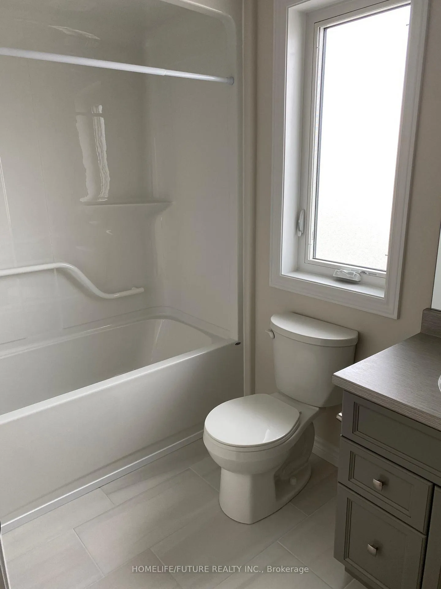 Photo 12 of 34 Nipigon Street, Belleville, Thurlow Ward — HOMEH