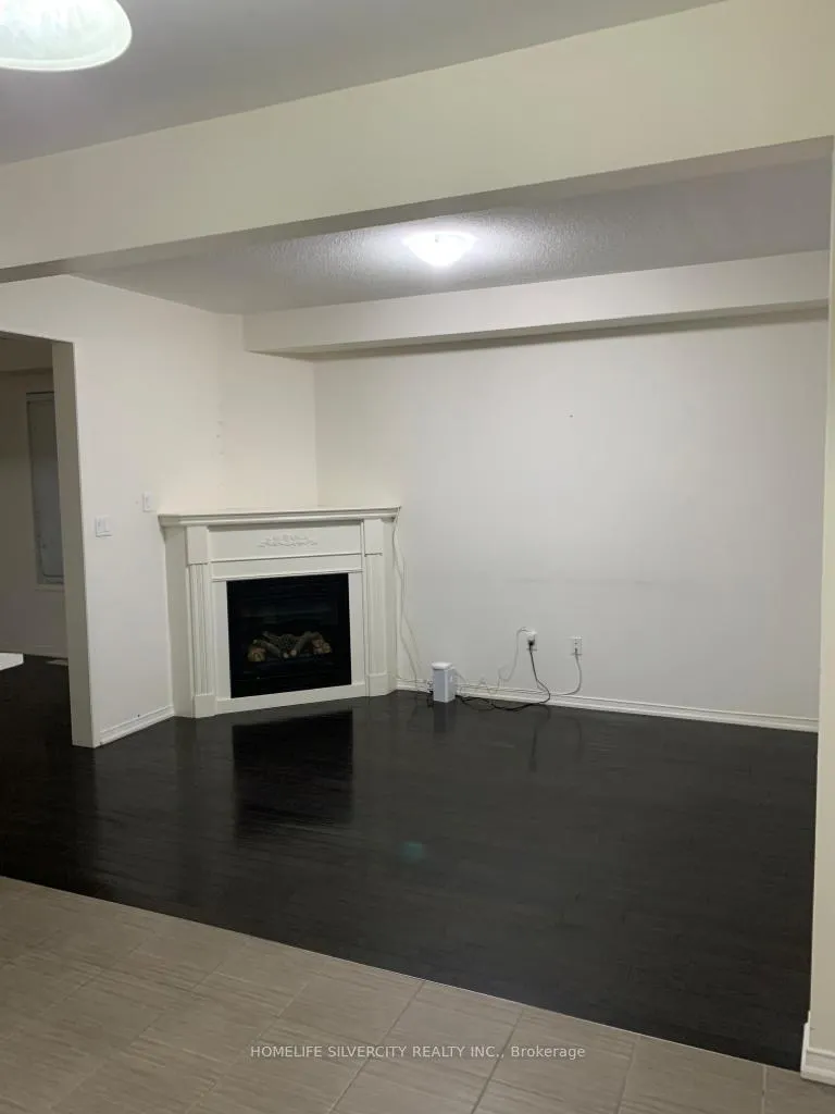 Photo 4 of 70 Loftsmoor Drive, Brampton, Sandringham-Wellington — HOMEH