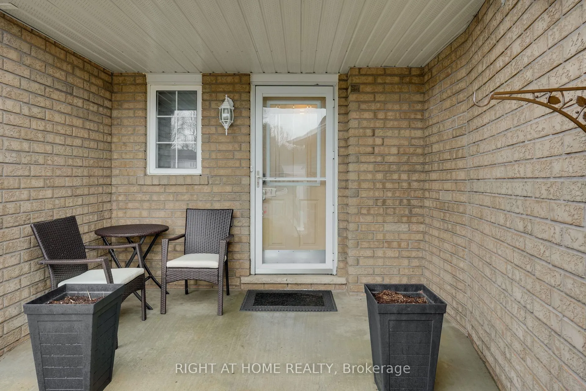 Photo 3 of 22 Sunset Place, Barrie, Holly — HOMEH