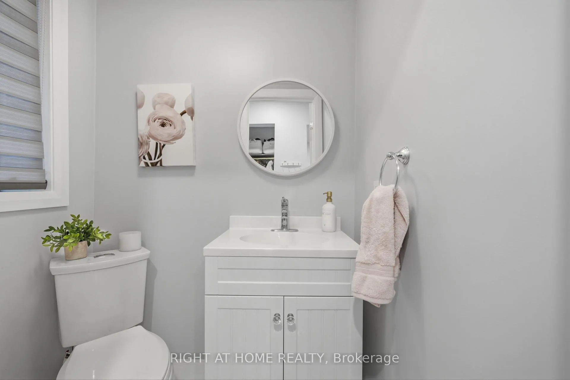 Photo 6 of 22 Sunset Place, Barrie, Holly — HOMEH