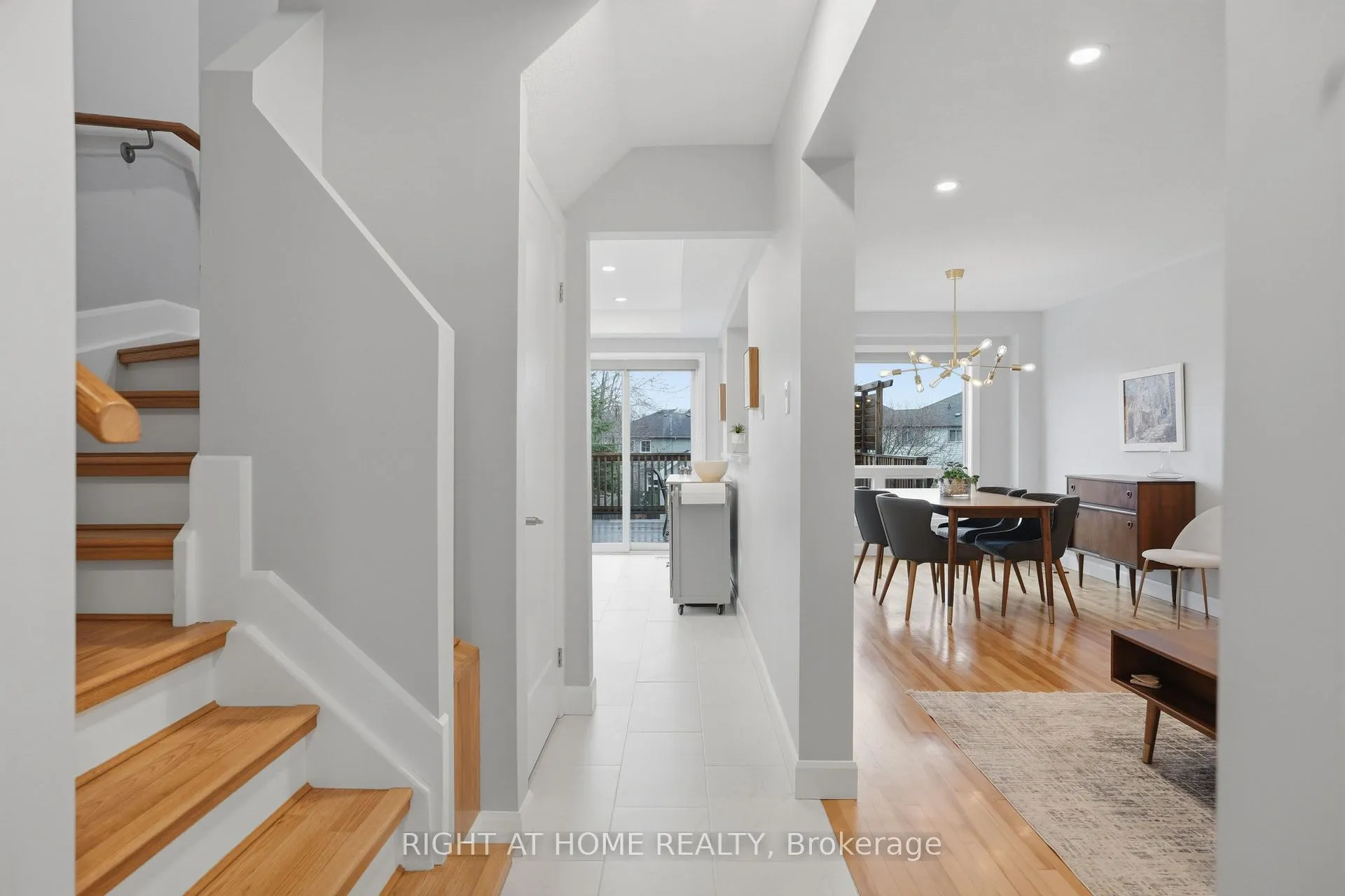 Photo 7 of 22 Sunset Place, Barrie, Holly — HOMEH