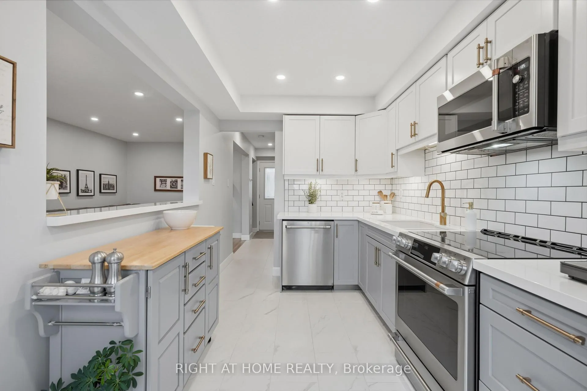 Photo 11 of 22 Sunset Place, Barrie, Holly — HOMEH