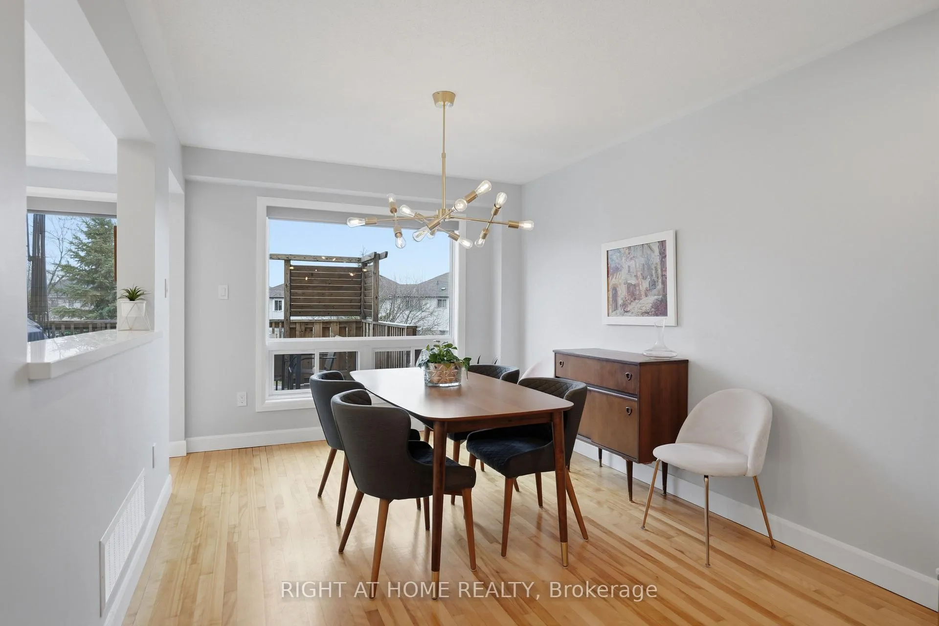 Photo 15 of 22 Sunset Place, Barrie, Holly — HOMEH