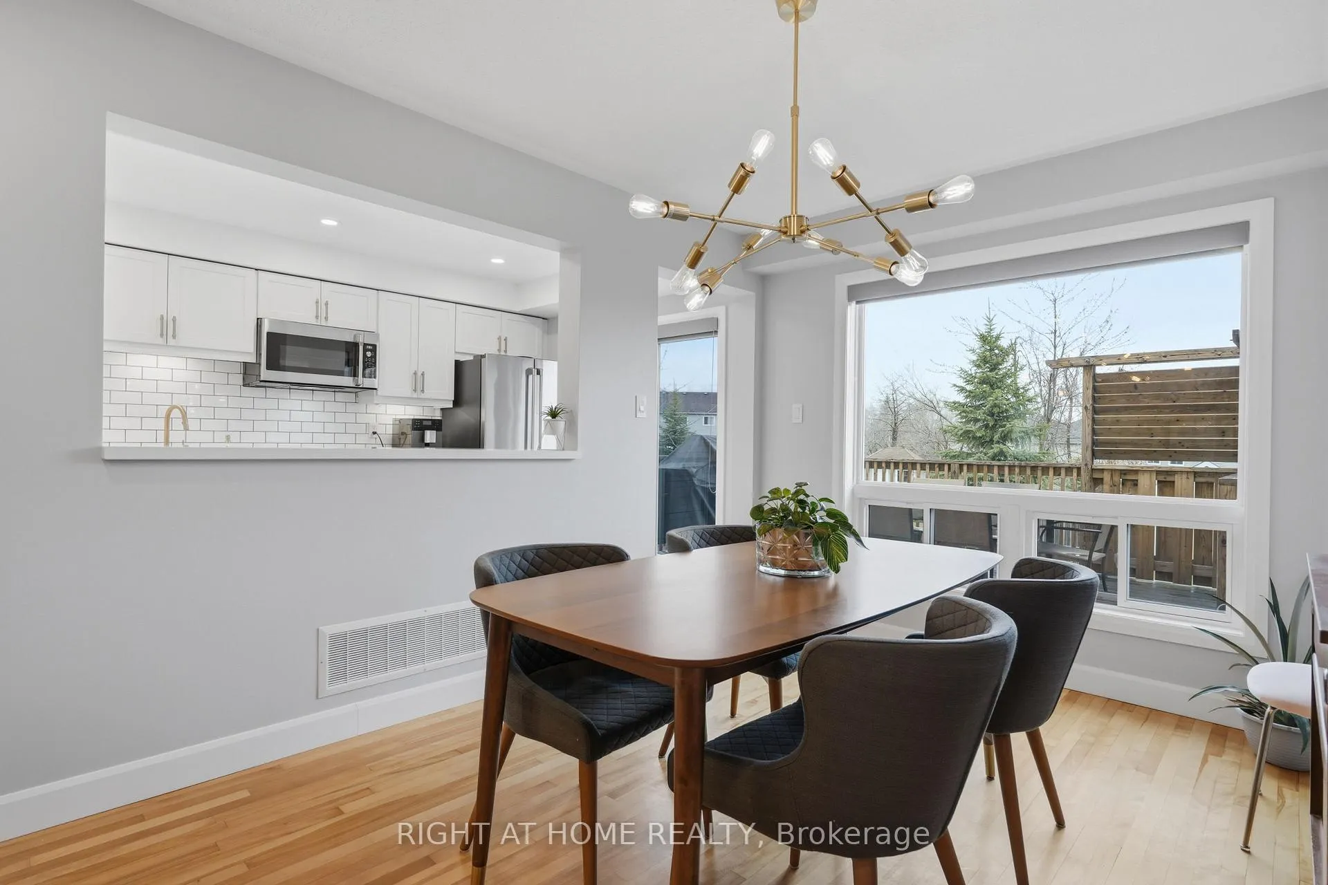 Photo 16 of 22 Sunset Place, Barrie, Holly — HOMEH