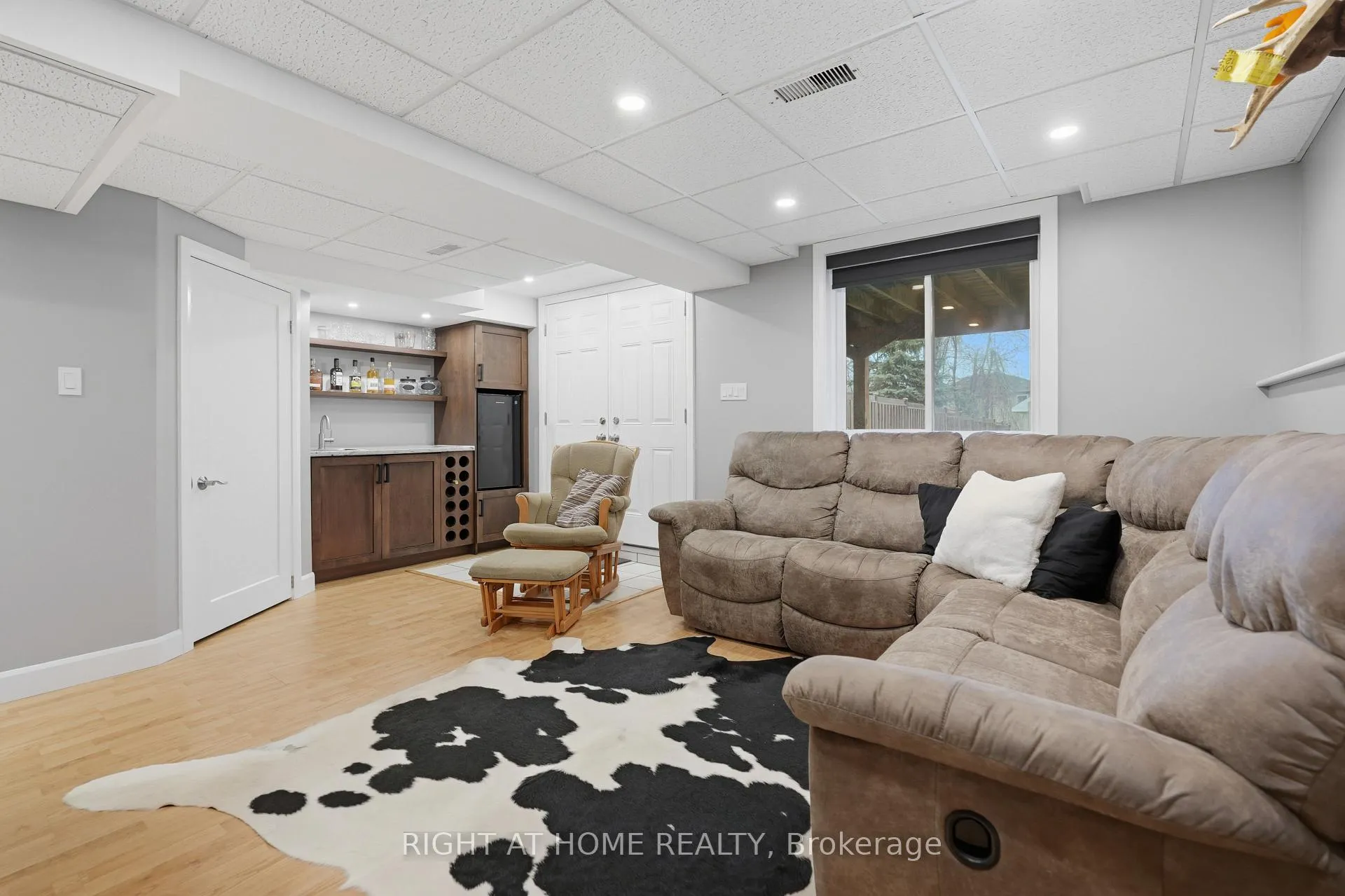 Photo 20 of 22 Sunset Place, Barrie, Holly — HOMEH
