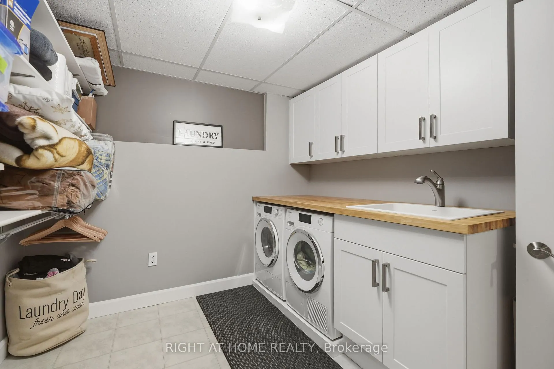 Photo 24 of 22 Sunset Place, Barrie, Holly — HOMEH