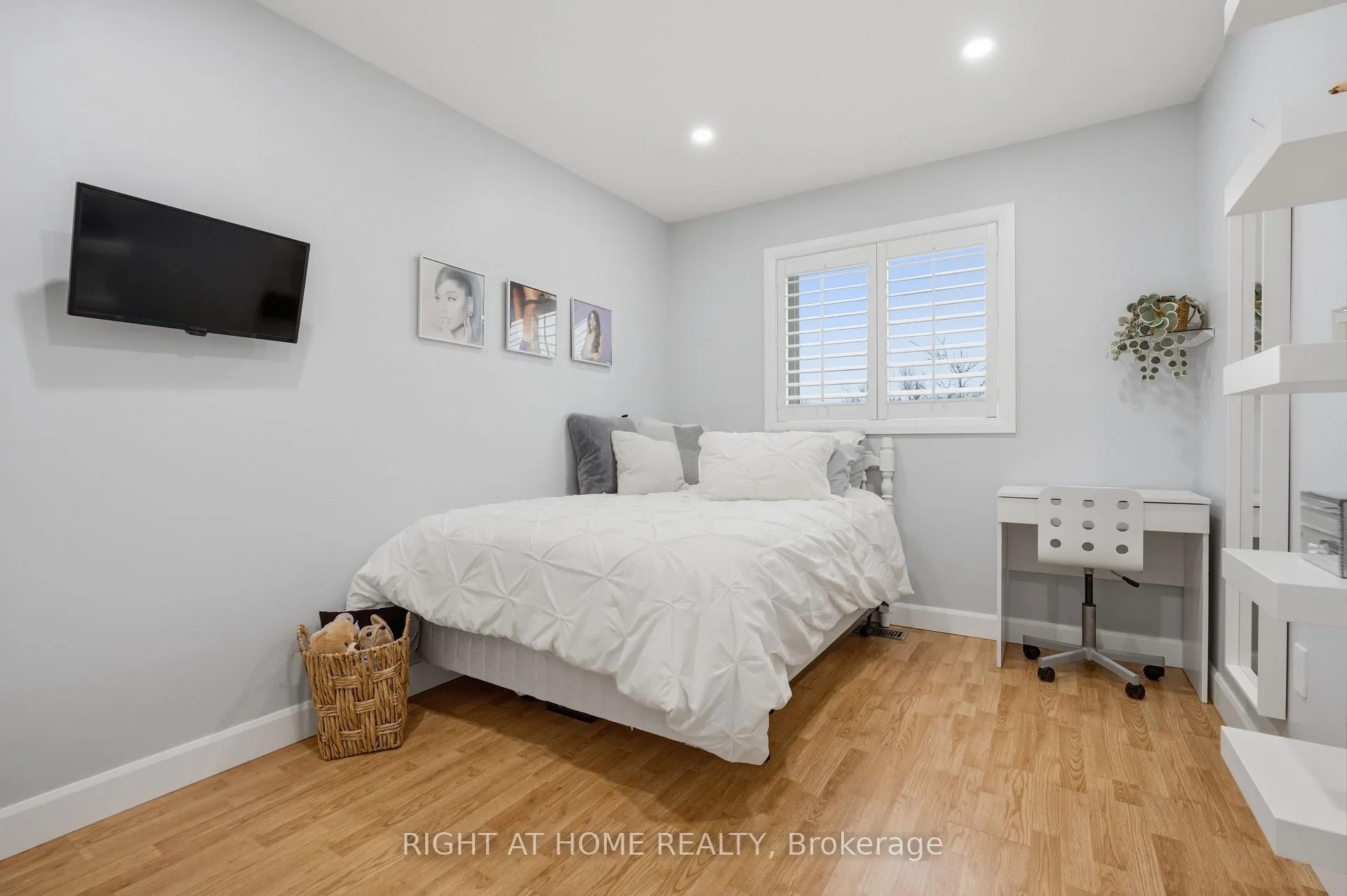 Photo 33 of 22 Sunset Place, Barrie, Holly — HOMEH