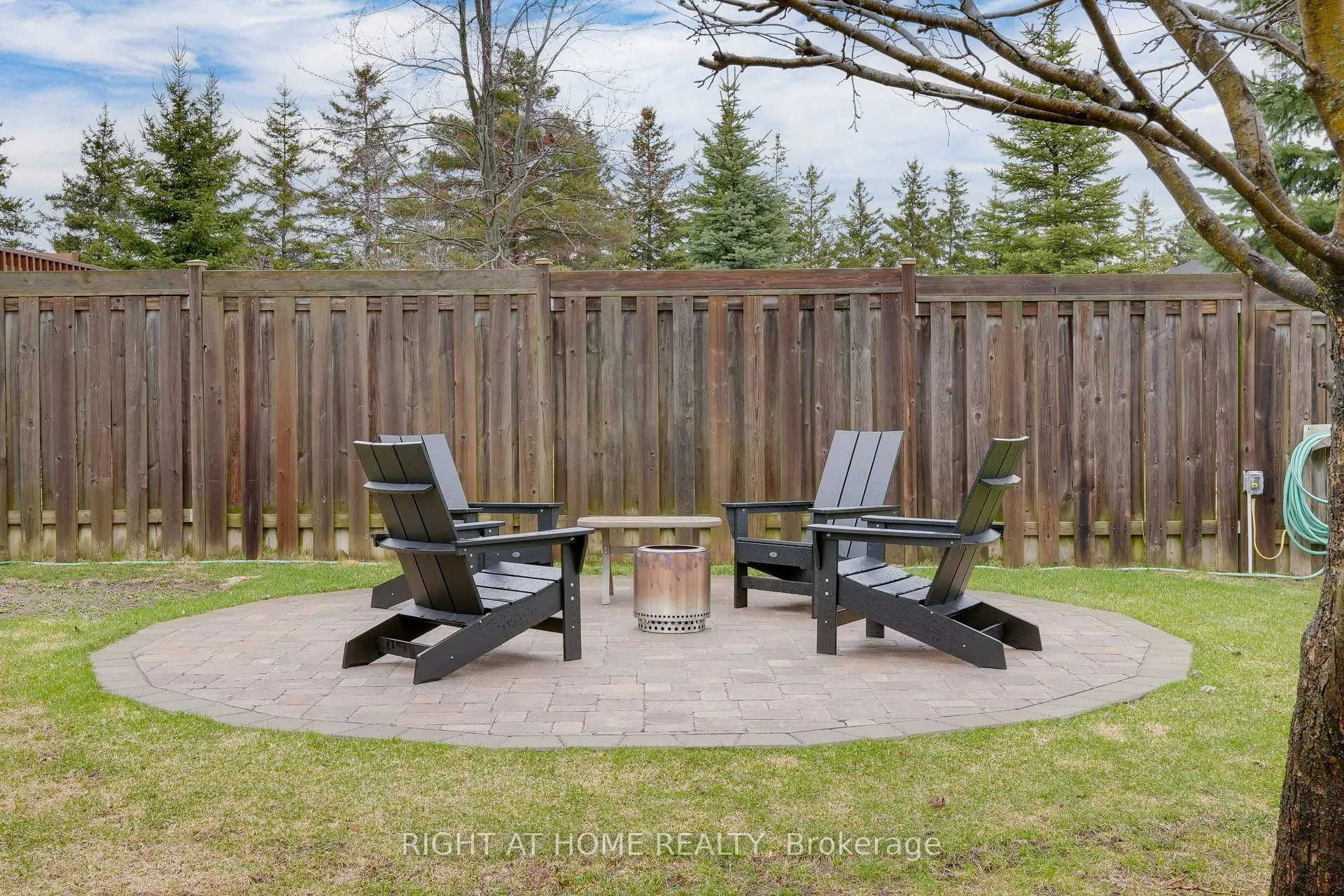 Photo 42 of 22 Sunset Place, Barrie, Holly — HOMEH