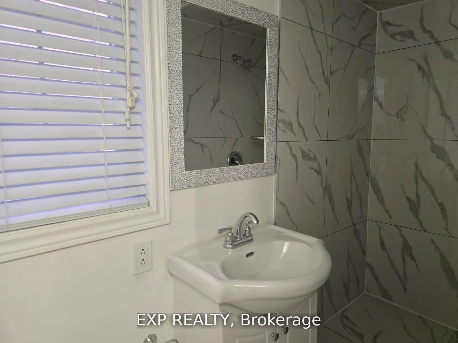 Photo 7 of Unit Unit B, 50 Farooq Boulevard, Vaughan, Vellore Village — HOMEH