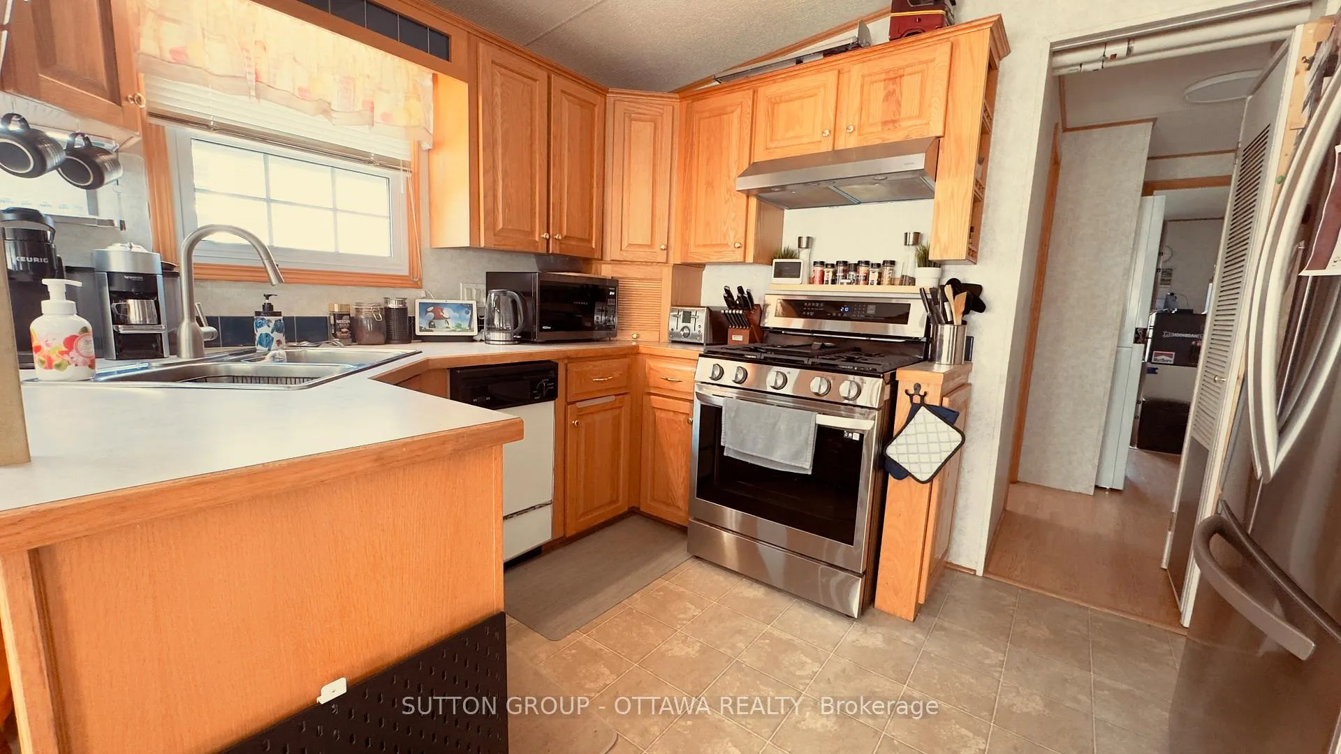 Photo 11 of 8 Yvette Private, Ottawa, Remainder of Stittsville & Area — HOMEH