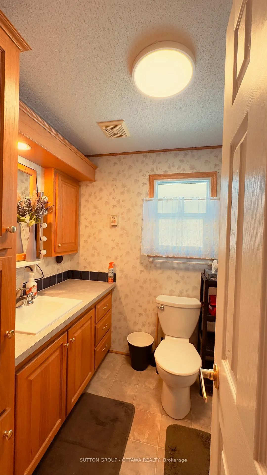 Photo 12 of 8 Yvette Private, Ottawa, Remainder of Stittsville & Area — HOMEH