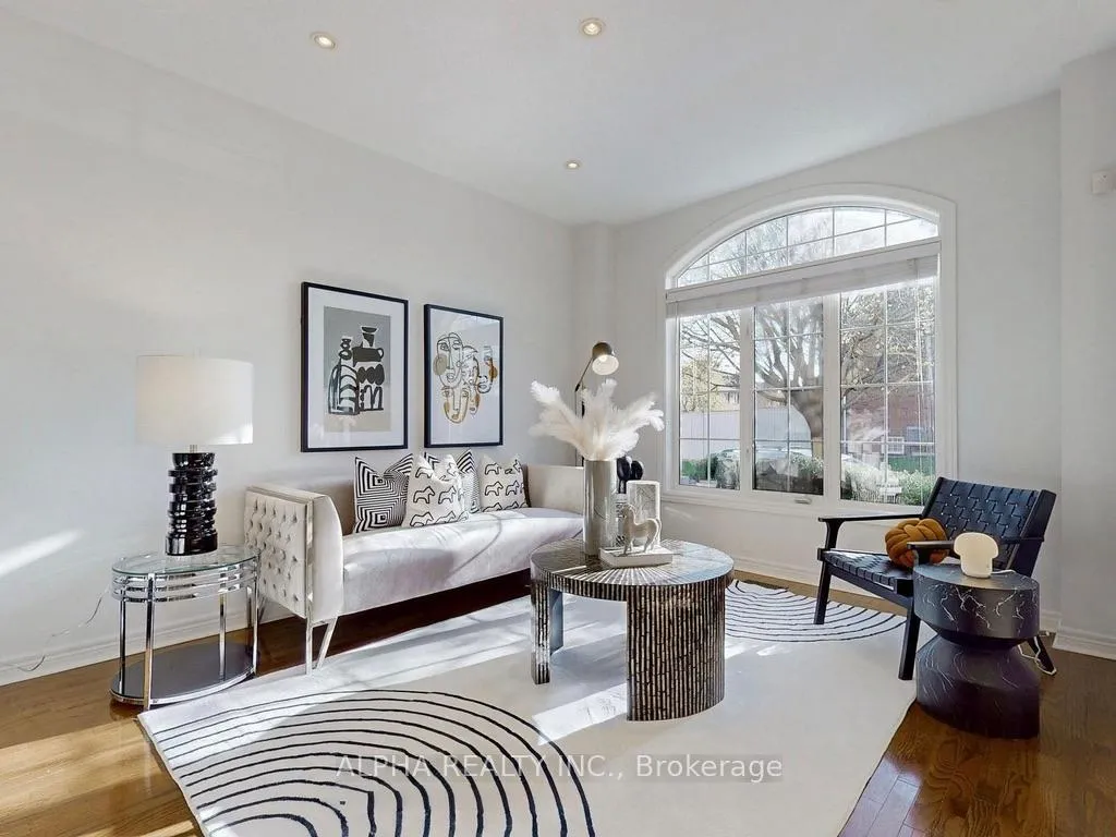 Photo 3 of 17 Bellagio Crescent, Vaughan, Patterson — HOMEH
