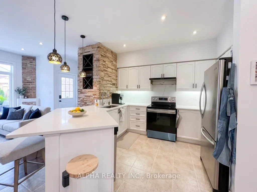Photo 6 of 17 Bellagio Crescent, Vaughan, Patterson — HOMEH
