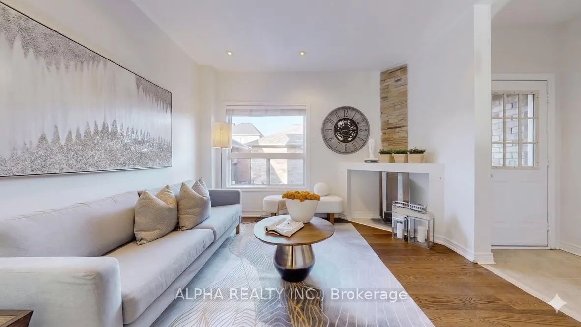 Photo 7 of 17 Bellagio Crescent, Vaughan, Patterson — HOMEH