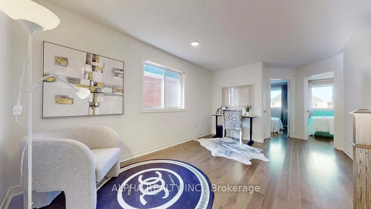 Photo 11 of 17 Bellagio Crescent, Vaughan, Patterson — HOMEH