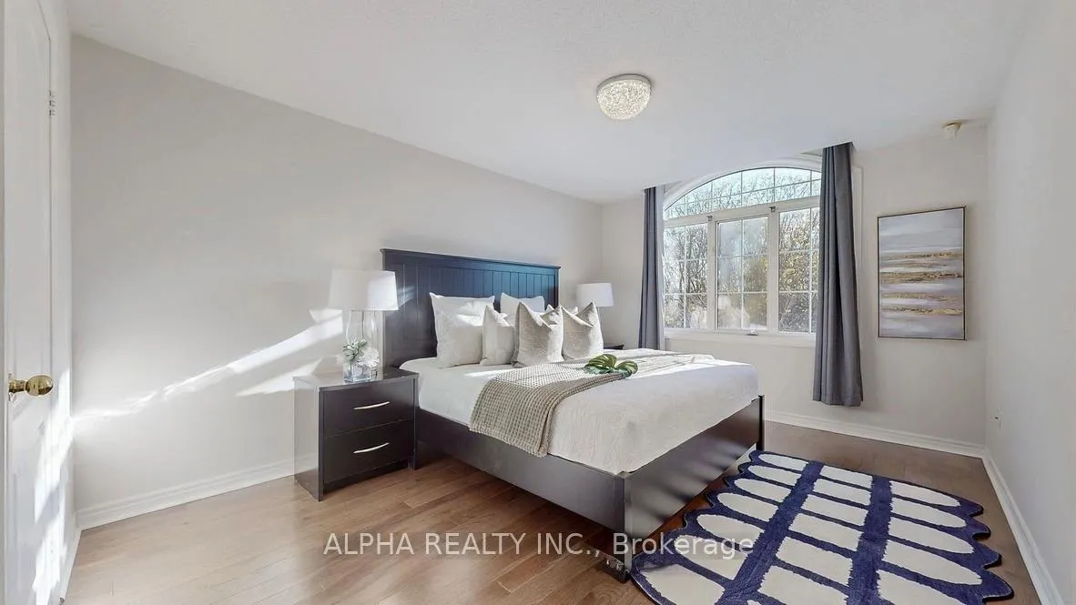 Photo 12 of 17 Bellagio Crescent, Vaughan, Patterson — HOMEH