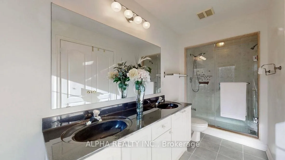 Photo 13 of 17 Bellagio Crescent, Vaughan, Patterson — HOMEH