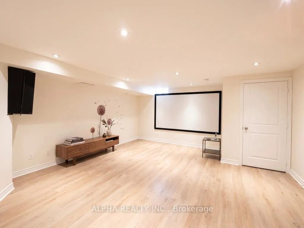 Photo 17 of 17 Bellagio Crescent, Vaughan, Patterson — HOMEH